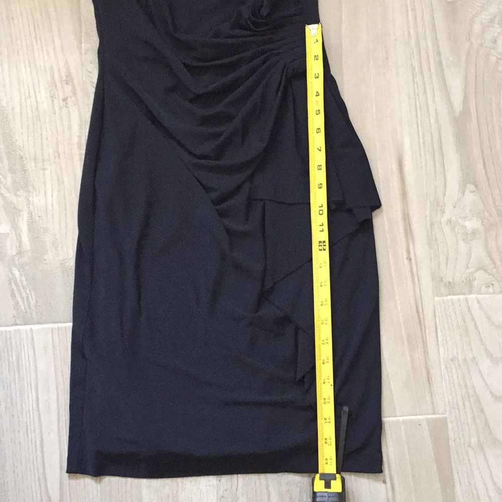 Maggy London-elegant and flattering dress - Picture 5 of 6